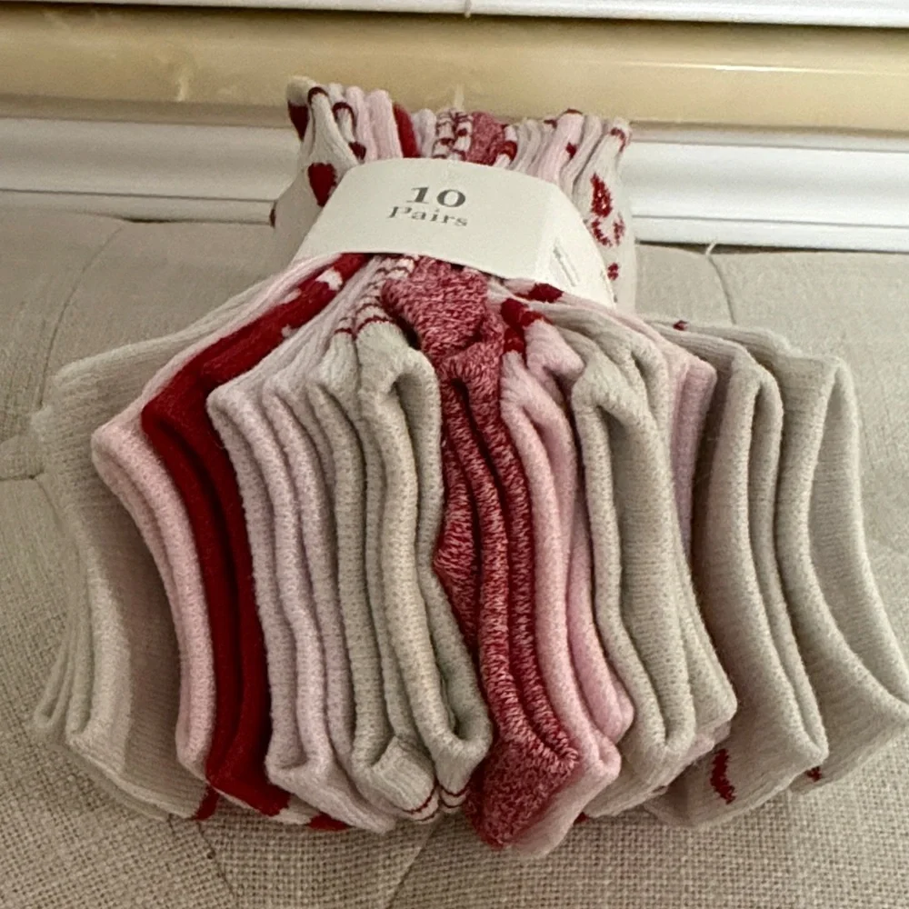 Jessica Simpson Red and White No Show Socks